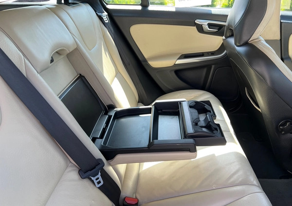 Volvo V60 cena 28900 przebieg: 299200, rok produkcji 2011 z Żnin małe 742